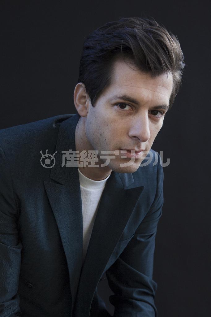 英ＤＪ・歌手、マーク・ロンソンさん＝２０１４年１２月１１日、米カリフォルニア州ヴェニス（ＡＰ）