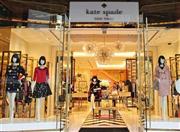 東京・銀座の旗艦店は昨年４月にオープン、１階から３階までショップが入る＝２０１５年１月２８日、東京都中央区（宮崎裕士撮影）