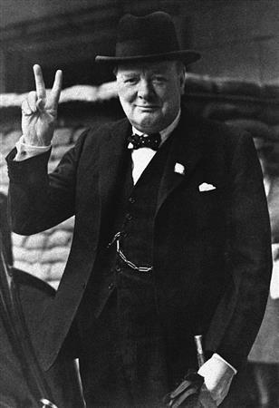ウィンストン・チャーチル元英首相（１８７４～１９６５年）＝１９４１年８月２７日（ＡＰ）
