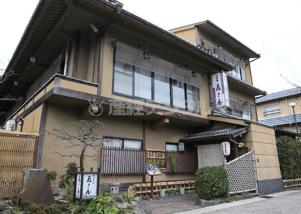 風情あるたたずまいの「辰巳屋」＝２０１５年１月２９日、京都府宇治市（志儀駒貴撮影）