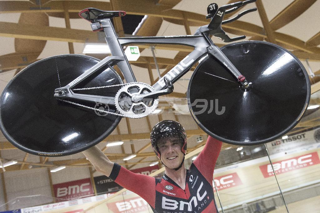 オーストラリアのロハン・デニス選手＝２０１５年２月８日、スイス・グレヘン（ＡＰ）