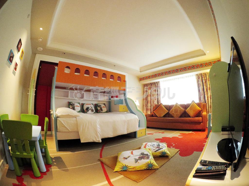 部屋の４つの面と天井を入れて撮影することができました＝２０１４年１１月２６日、中国・マカオ（須藤夕子さん撮影）