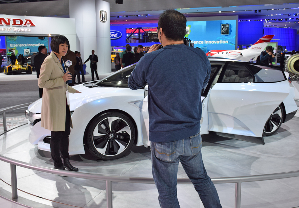 ホンダ「ＦＣＶコンセプト」と台湾のテレビ局