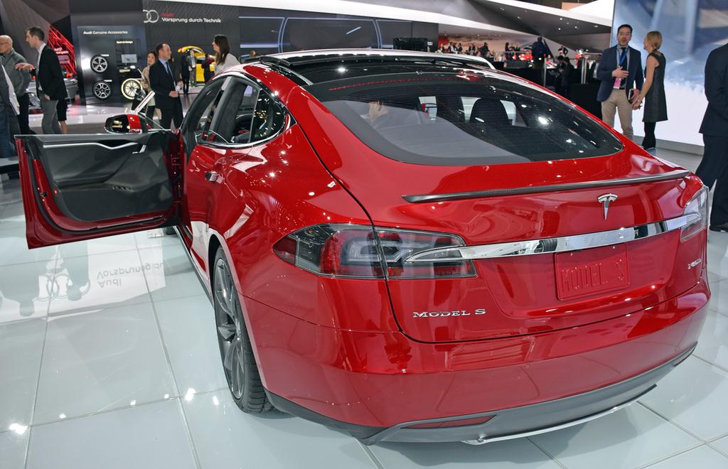 テスラ「Ｐ８５ＤモデルＳ」