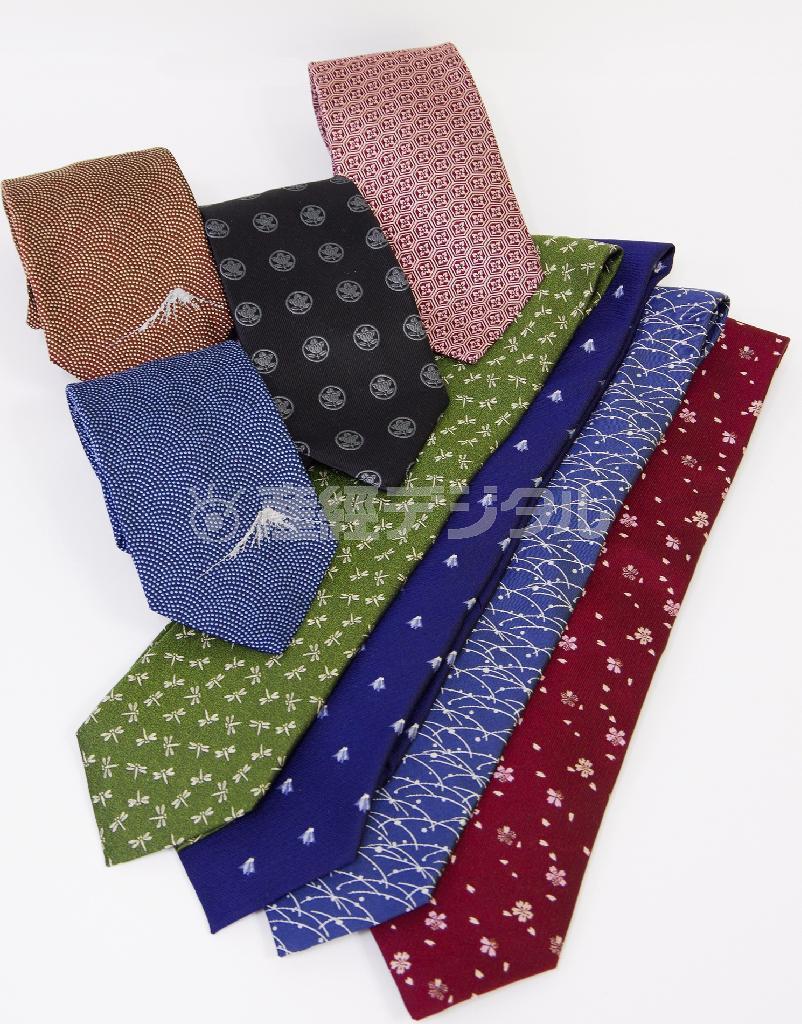 【受賞賞品・サービス】株式会社トーラスパズルインターナショナル／「サムライネクタイ」。日本の伝統文様をネクタイに施したフルオーダーメード商品（提供写真）