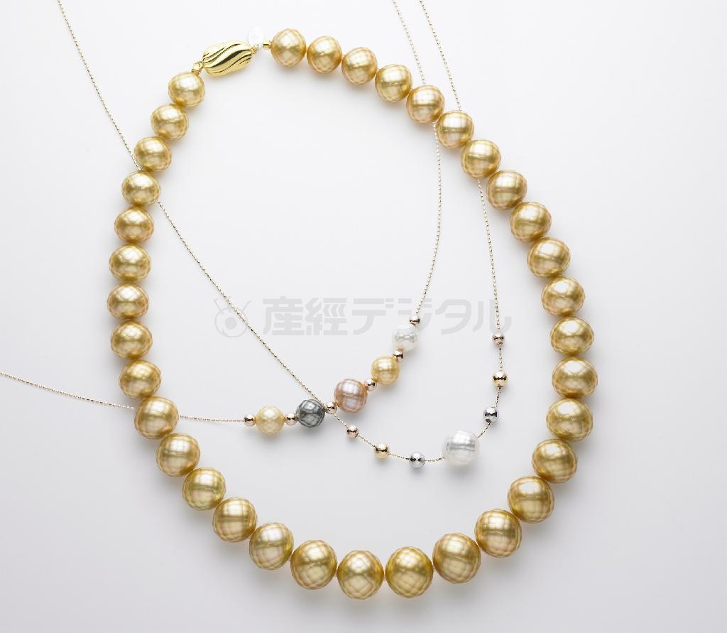 【受賞賞品・サービス】株式会社小松ダイヤモンド工業所／「華真珠」。世界で初めて、表面に宝石のようなカットを施した真珠（提供写真）