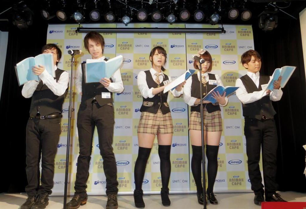 「アニマックスＣＡＦＥ」では声優の卵たちがキャストとして働きショーも見せる