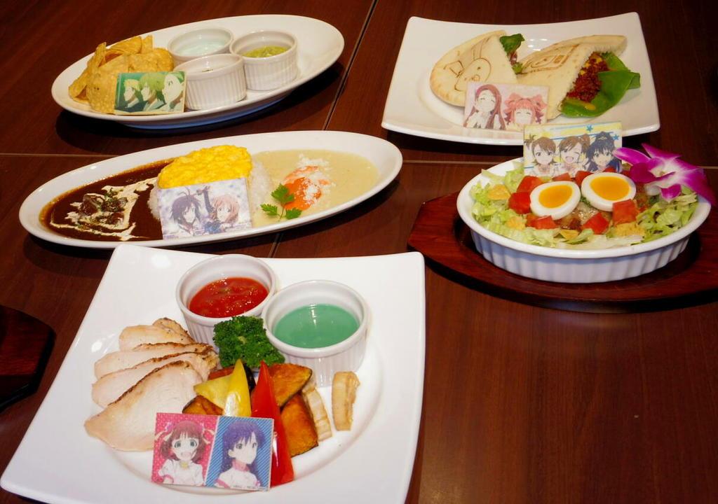 「キャラクロ」では作品世界にちなんだコラボメニューも人気だ