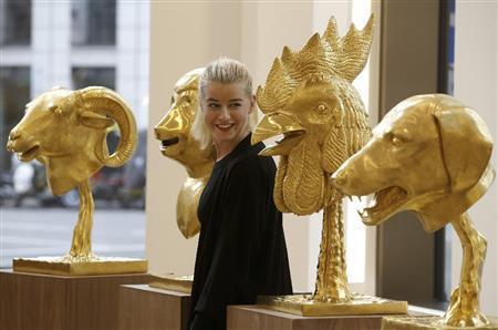 中国の現代芸術家、艾未未（アイ・ウェイウェイ）氏の作品「動物の輪／十二支の頭」（２０１０年）＝２０１５年２月９日、英国・首都ロンドン（ＡＰ）