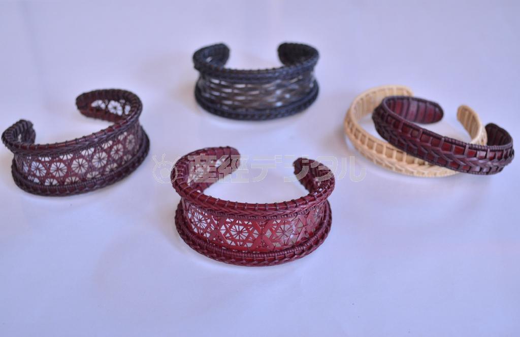 【受賞賞品・サービス】京竹籠＿花こころ／Ｋｙｏｔｏ＿ｂａｓｋｅｔｒｙ＿Ａｃｃｅｓｓｏｒｙ＿ｓｅｒｉｅｓ「バングル」「リング」。京都に伝わる竹工芸の技術で作るアクセサリー（提供写真）