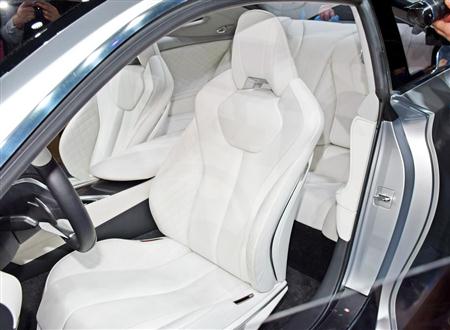 「Ｑ６０コンセプト」のレザーシート