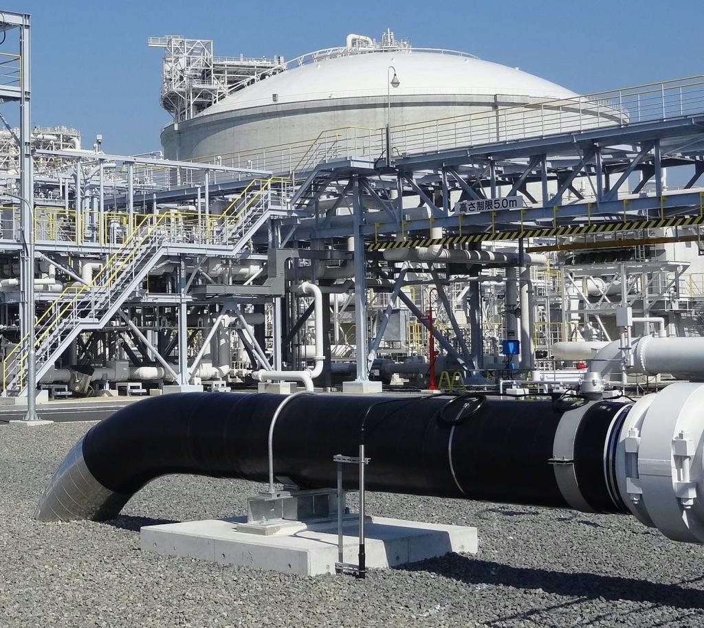 中部電力川越火力発電所内にある伊勢湾横断ガスパイプライン＝三重県川越町