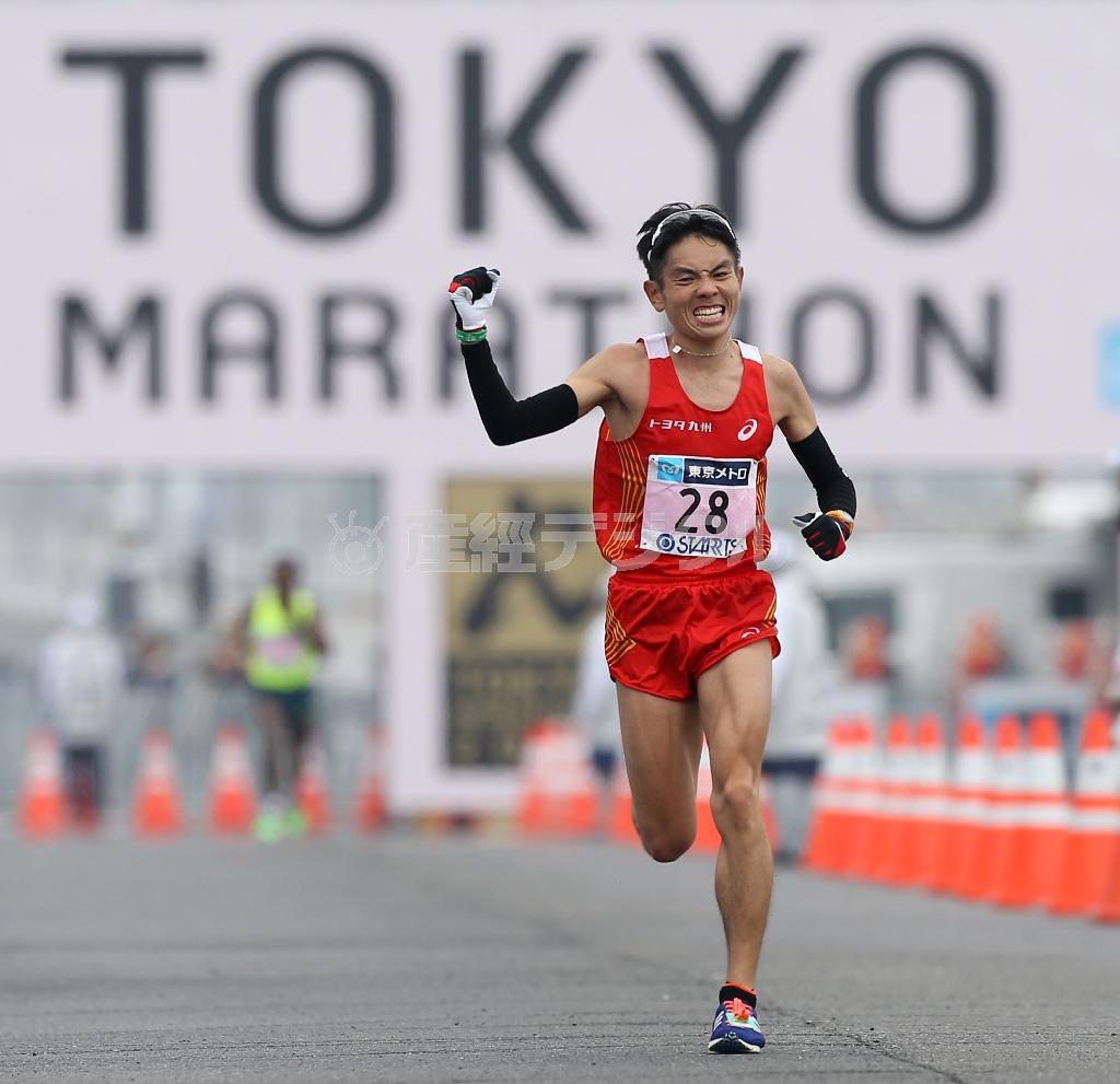 日本勢トップでゴールした今井正人＝２０１５年２月２２日、東京都江東区（山田俊介撮影）