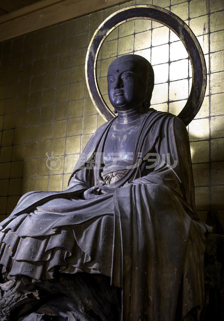 地蔵菩薩像＝２０１５年２月７日、神奈川県鎌倉市西御門の来迎寺（渡辺照明撮影）