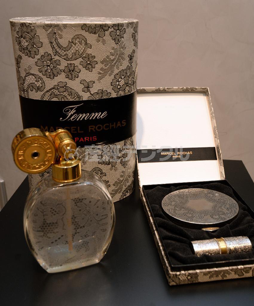 創業者マルセル・ロシャスが妻エレーヌに結婚祝いに贈ることがきっかけで商品化された香水「ファム」＝２０１５年２月９日、東京都中央区銀座（宮川浩和撮影）