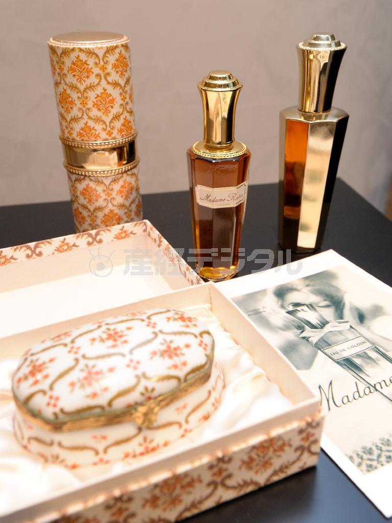 ロシャスは香水のブランドとして認知されている。ビンテージものの一つ＝２０１５年２月９日、東京都中央区銀座（宮川浩和撮影）