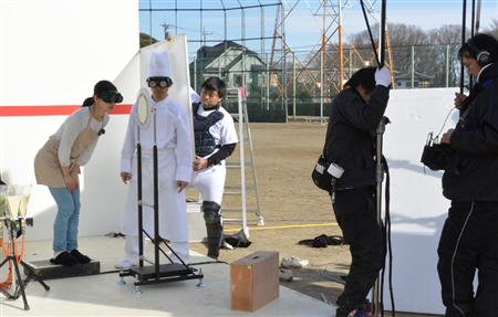 キャッチャー役の男性は撮影スタッフとしても大活躍だった