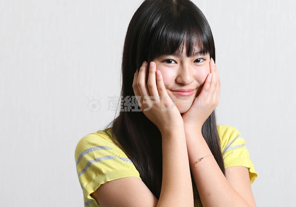 「女優の仕事は限界がないから面白い。どん欲に続けていきたい」と語る恒松祐里（つねまつ・ゆり）さん＝２０１５年１月２８日、東京都港区（宮崎裕士撮影）