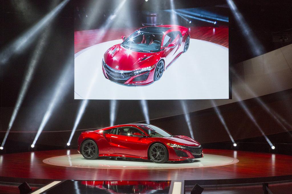 華々しいデビューを飾ったアキュラ「ＮＳＸ」（オフィシャル画像）