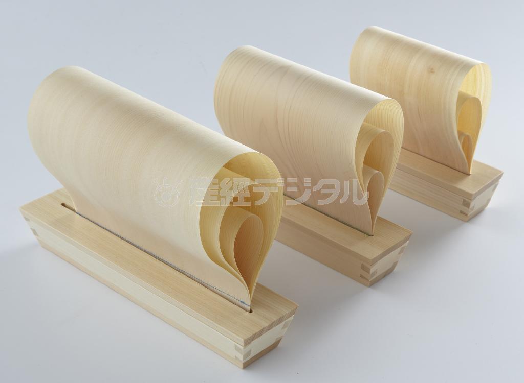 【金賞】有限会社大橋量器／エコ加湿器＿ＭＡＳＴ。まるで風をうけて帆をふくらませたヨットを思わせる。視覚的にも涼しげな「ＭＡＳＴ（マスト）」は、電気を使わずに使える加湿器だ（提供写真）