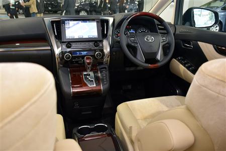 「アルファード」のインパネ