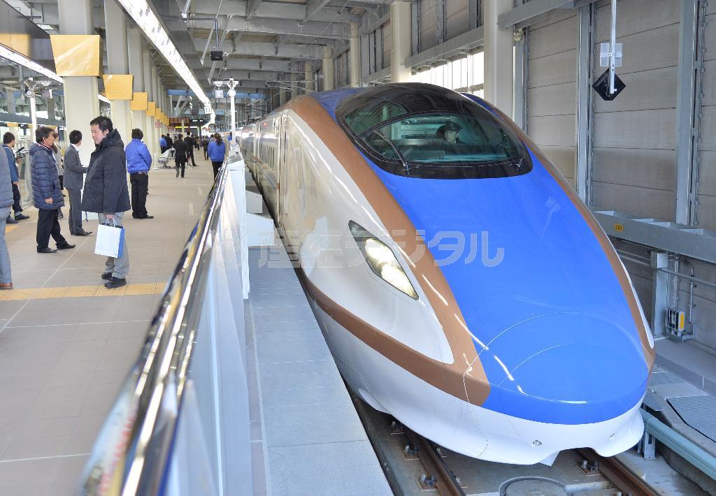 いよいよ３月１４日に開業する北陸新幹線＝２０１５年２月５日、石川県金沢市の金沢駅（三尾郁恵撮影）