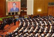中国全人代が開幕し、会場の大型スクリーンに映し出された李克強首相＝２０１５年３月５日、中国・首都北京市西城区の人民大会堂（共同）