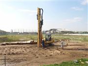 小中規模の建築物にも施工可能な丸太による液状化対策工法