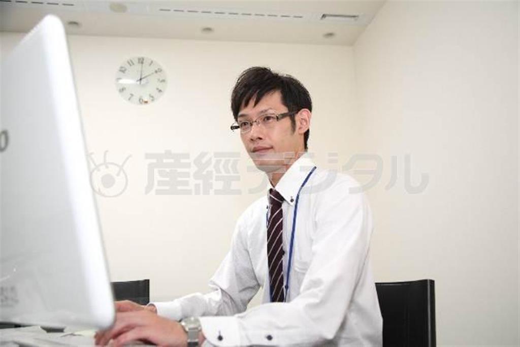 スマホ全盛時代。若手社員のＰＣスキルアップが求められている（ニュースペース・コム撮影）