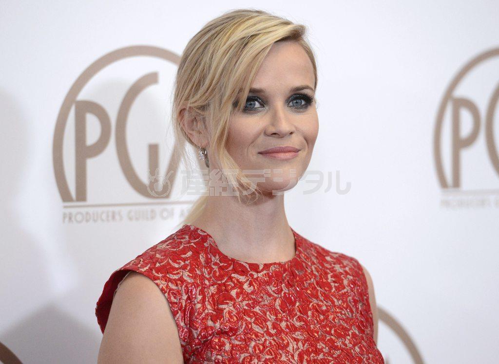 米女優、リース・ウィザースプーンさん＝２０１５年１月２５日、米カリフォルニア州ロサンゼルス（ロイター）