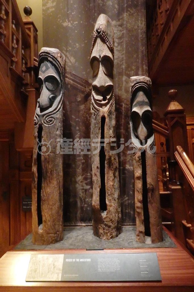 ハワイビショップミュージアムに展示されているバヌアツのタムタム＝２０１５年１月１８日、米ハワイ州（相川梨絵さん撮影）