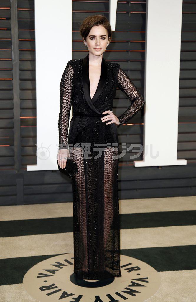 英女優、リリー・コリンズさん＝２０１５年２月２３日、米カリフォルニア州ビバリーヒルズ（ロイター）