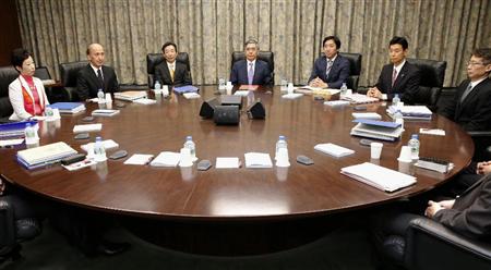 日銀本店で開かれた、金融政策決定会合＝１７日午前