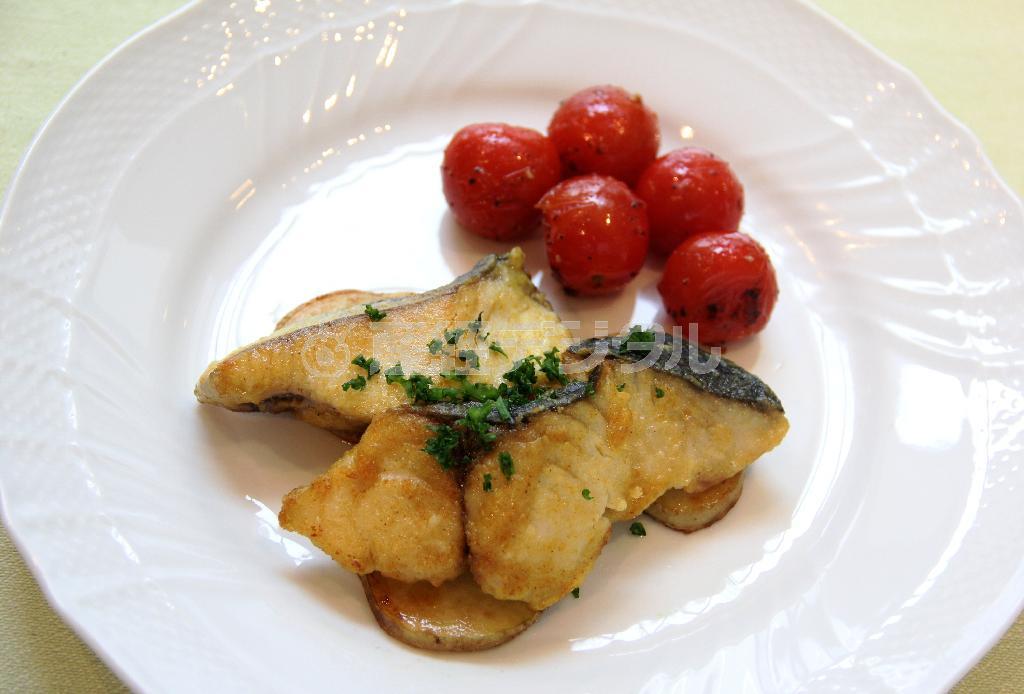 サワラと新じゃがのカレーソテー。※３３１ｋｃａｌ、塩分１．２グラム（１人分）