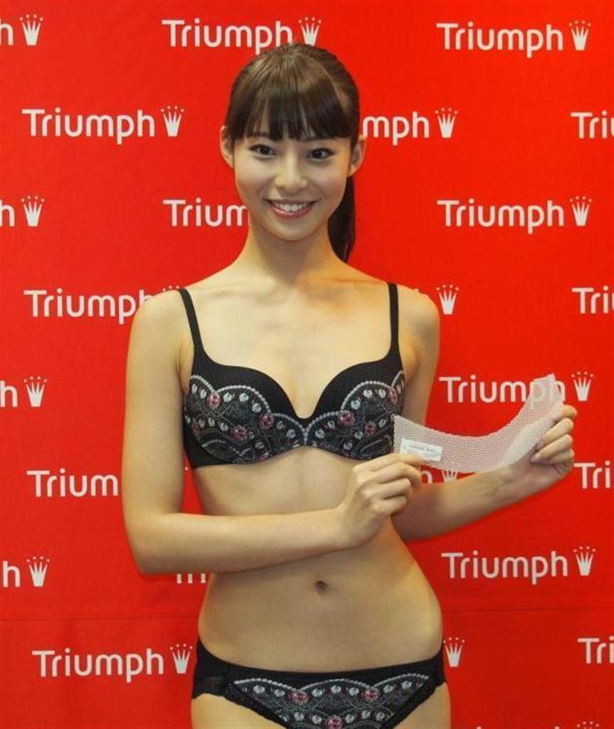 胸を安定させつつ、締め付けが少ないブラジャー「ワンダーメイク」