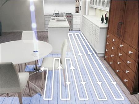 テーブルの上にあるノーススターキューブから発信される赤外線を認識して動くブラーバ