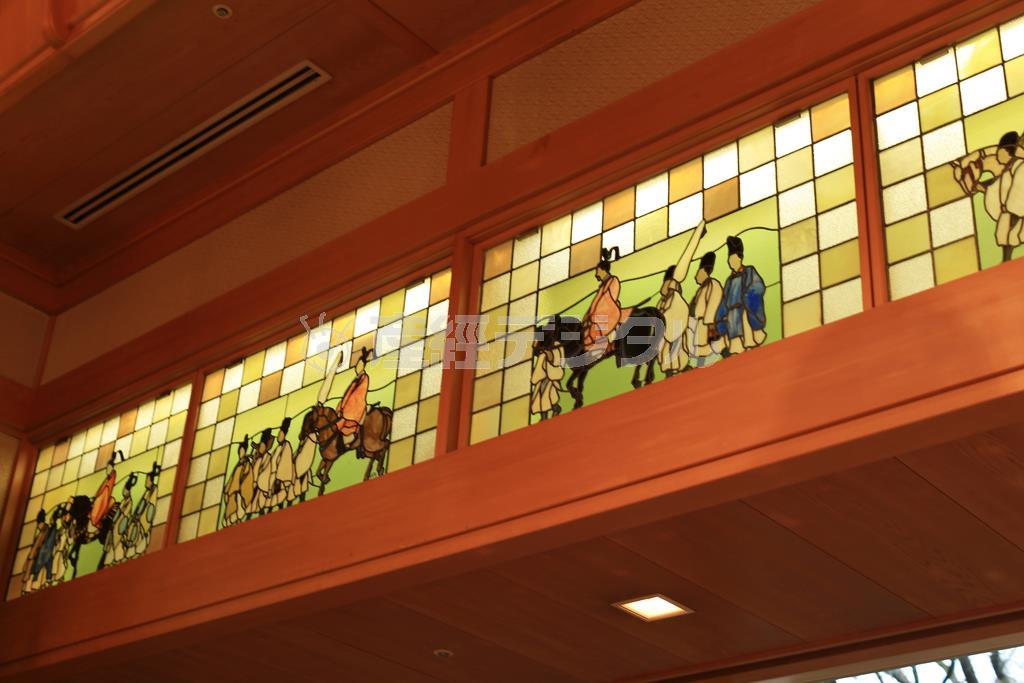 被写体にピントを合わせてから半押し状態で構図を作るような癖を付けましょう。マニュアルフォーカスの場合は構図を作ってからピント合わせしましょう＝２０１５年２月２６日、京都市東山区（須藤夕子さん撮影）