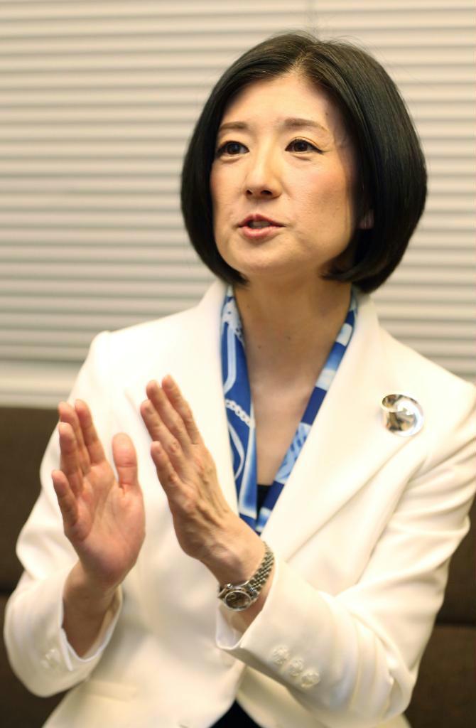 インタビューに応じる大塚家具の大塚久美子社長＝２３日、東京都港区