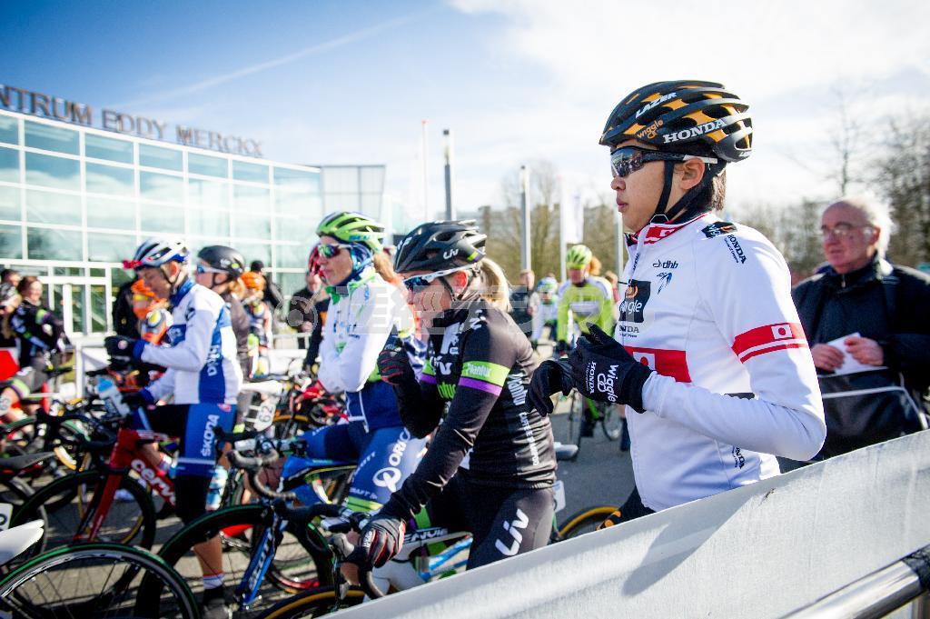 女子の「オンループ・ヘット・ニュースブラッド」に出場した日本チャンピオンの萩原麻由子（ウィグル・ホンダ）。ヨーロッパでの３シーズン目を迎えた＝２０１５年２月２８日、ベルギー（田中苑子さん撮影）