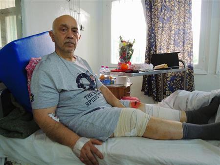 ３月２１日、首都チュニス市内の病院で、帰国を前に襲撃事件の経験を語るベルギー人の電気技師ガブリエル・ベルファイさん＝２０１５年、チュニジア（共同）