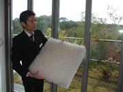 開発したポリプロピレン製のシステムプランター。軽いうえ、根も絡みやすいため密着度も高い＝静岡県富士市