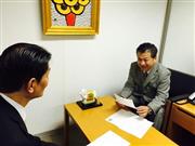 「ロールモデルは福沢諭吉」と話す藤井太一さん（右）