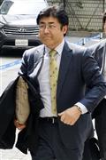 公判のためソウル中央地裁に入る産経新聞の加藤達也前ソウル支局長＝２０１５年３月３０日、韓国・首都ソウル（共同）