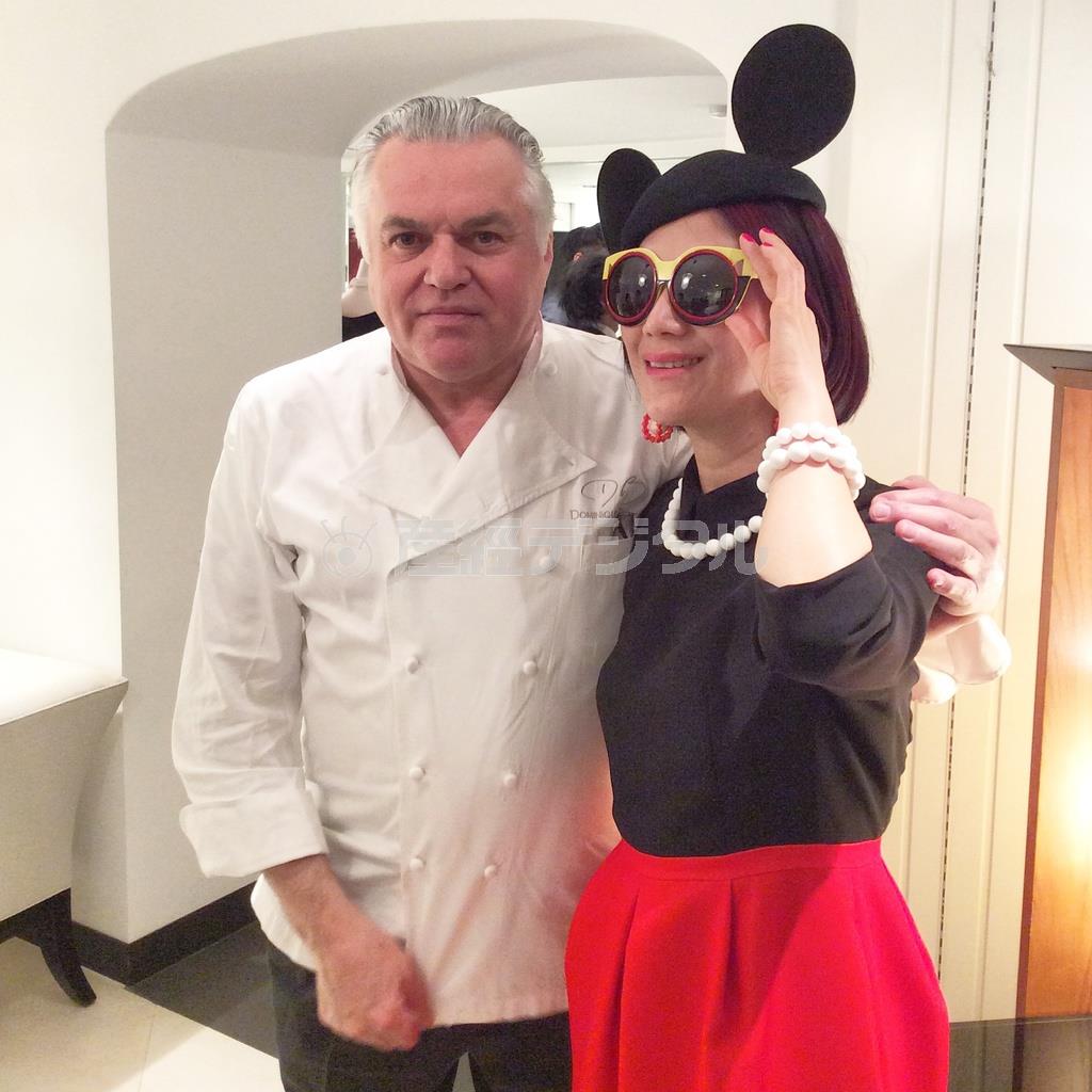フランス料理界の巨匠ミシュランスターシェフのドミニク・ブーシェさん（左）とフラワーアーティストの花千代さん（提供写真）