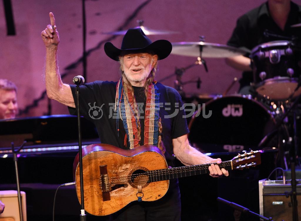 米歌手、ウィリー・ネルソンさん＝２０１５年２月５日、米カリフォルニア州ロサンゼルス（ＡＰ）