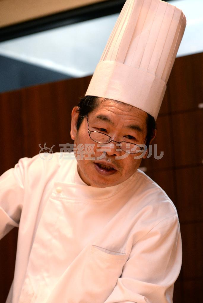 「古都で四川料理を味わってほしい」と語る料理長の川原宏一さん＝２０１５年３月２０日、京都市東山区（南雲都撮影）