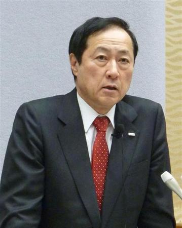 記者会見する全国銀行協会の佐藤康博会長＝１日午後、東京都千代田区