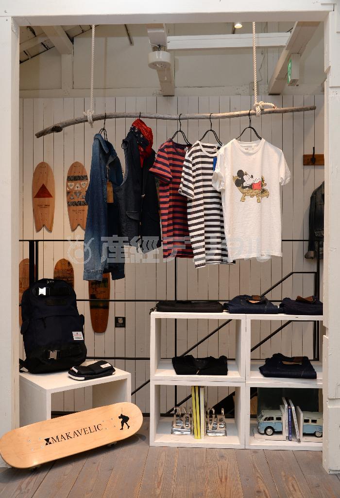 Ｔシャツやデニムなどカジュアルな衣料品はこだわりのメード・イン・ＵＳＡ＝２０１５年３月１９日、大阪市西区（南雲都撮影）