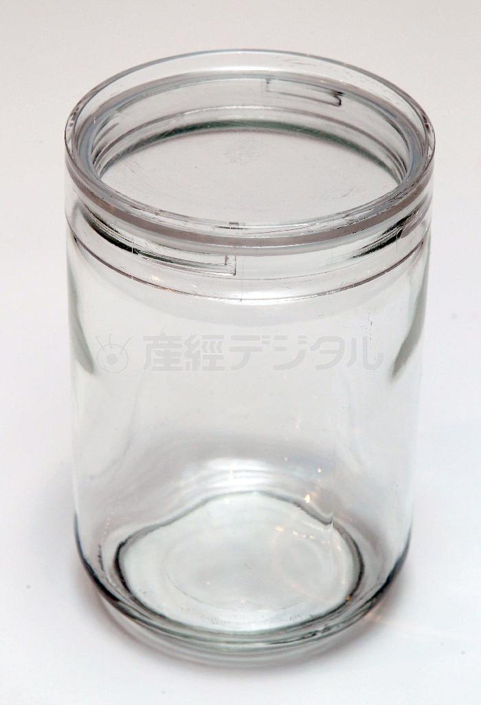 今回ソース作りに使用したびんが「チャーミークリアー」。ガラス製なので、中身の味わいに影響を与えにくい。広口なので使いやすく、すっきりしたデザインでキッチンに置いておいてもかわいらしい。＜問い合わせ＞星硝：（電）０３・５４０１・１７４６