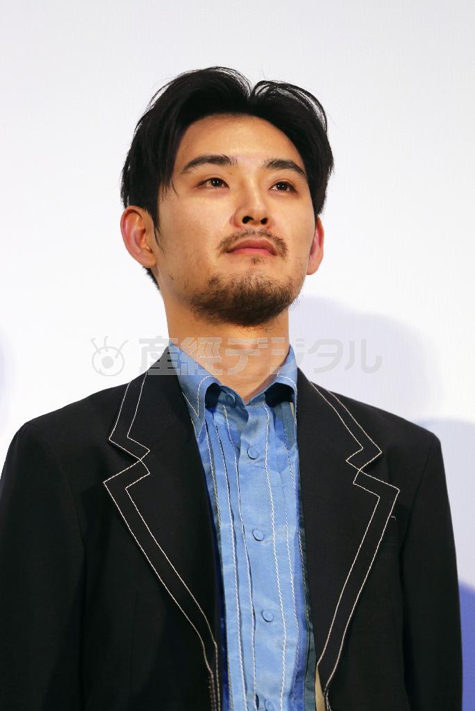 完成披露試写会に臨む松田龍平さん＝２０１５年３月１２日、東京都千代田区（蔵賢斗撮影）